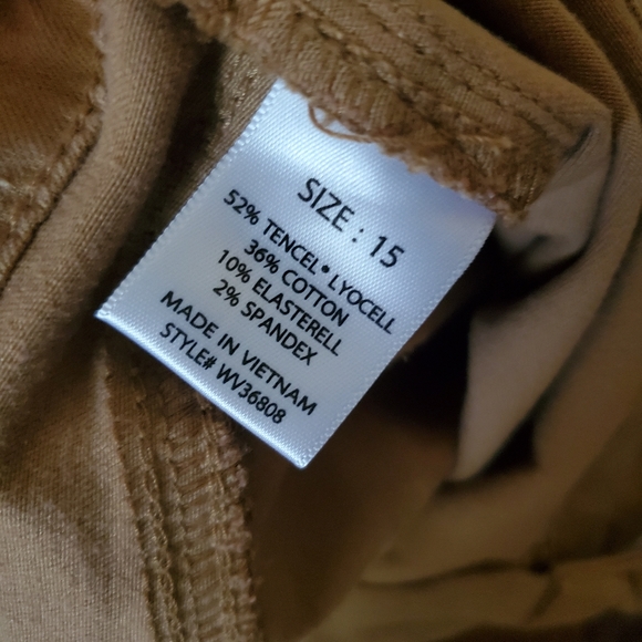 NWT Flare High Rise Jeans - Picture 8 of 9